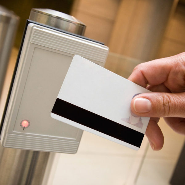 control-d-acces Contrôle d'accès à l'entreprise par système de badge